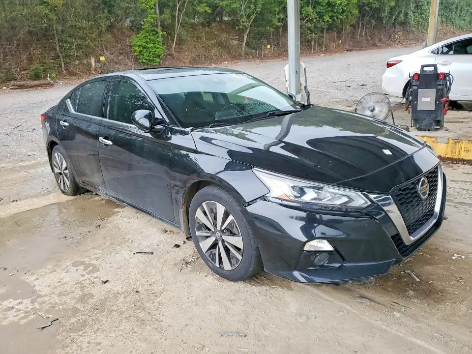 2021 NISSAN ALTIMA SL  