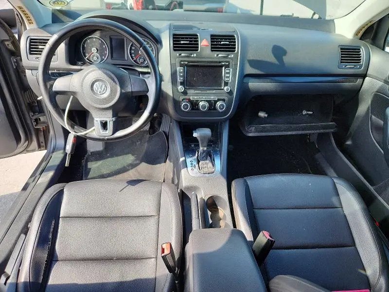 2010 VOLKSWAGEN JETTA SE  