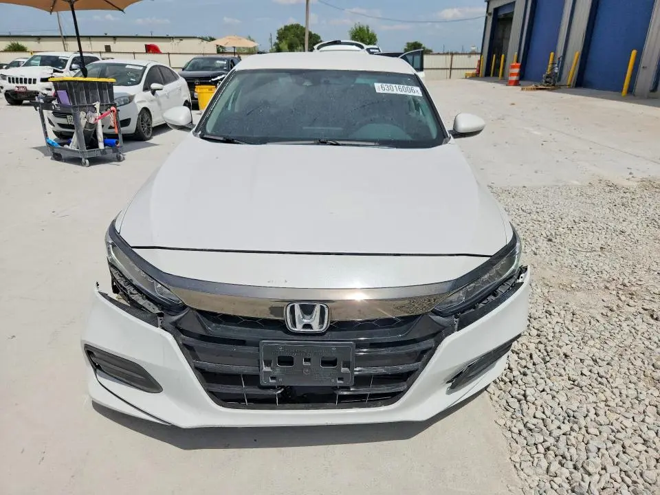 2018 HONDA ACCORD LX  