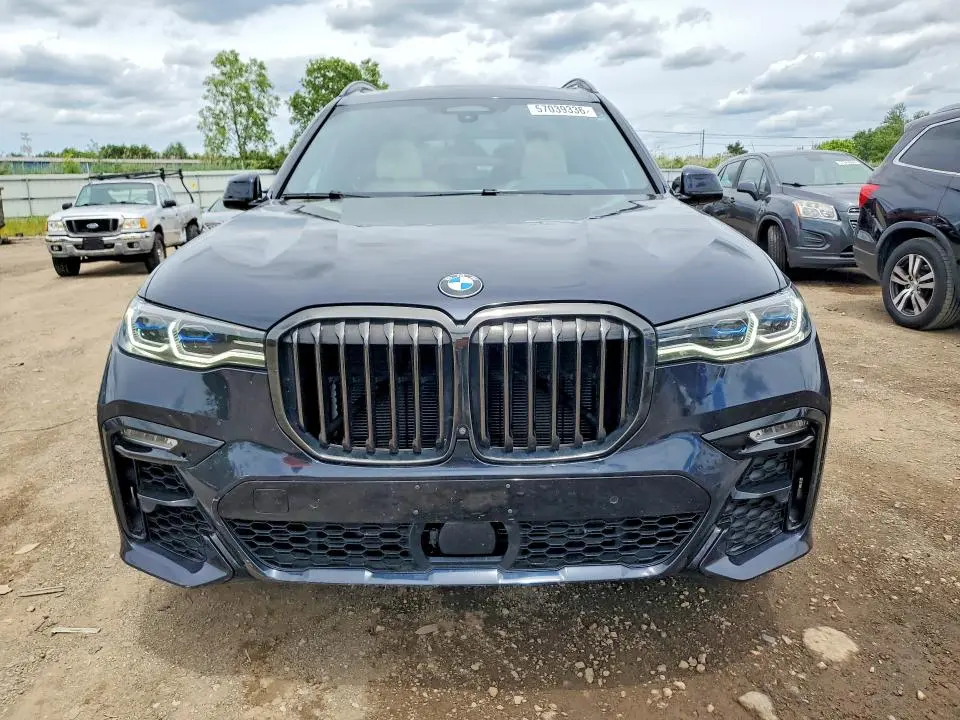 2022 BMW X7 M50I  