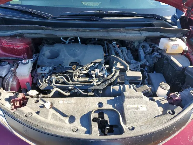 2021 TOYOTA SIENNA XLE  