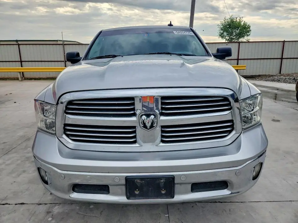2017 RAM 1500 SLT  