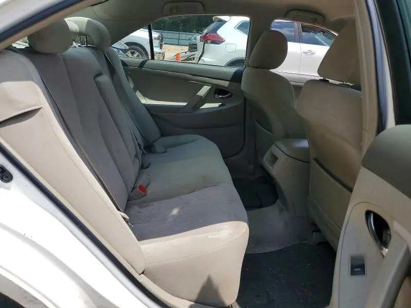 2010 TOYOTA CAMRY LE  