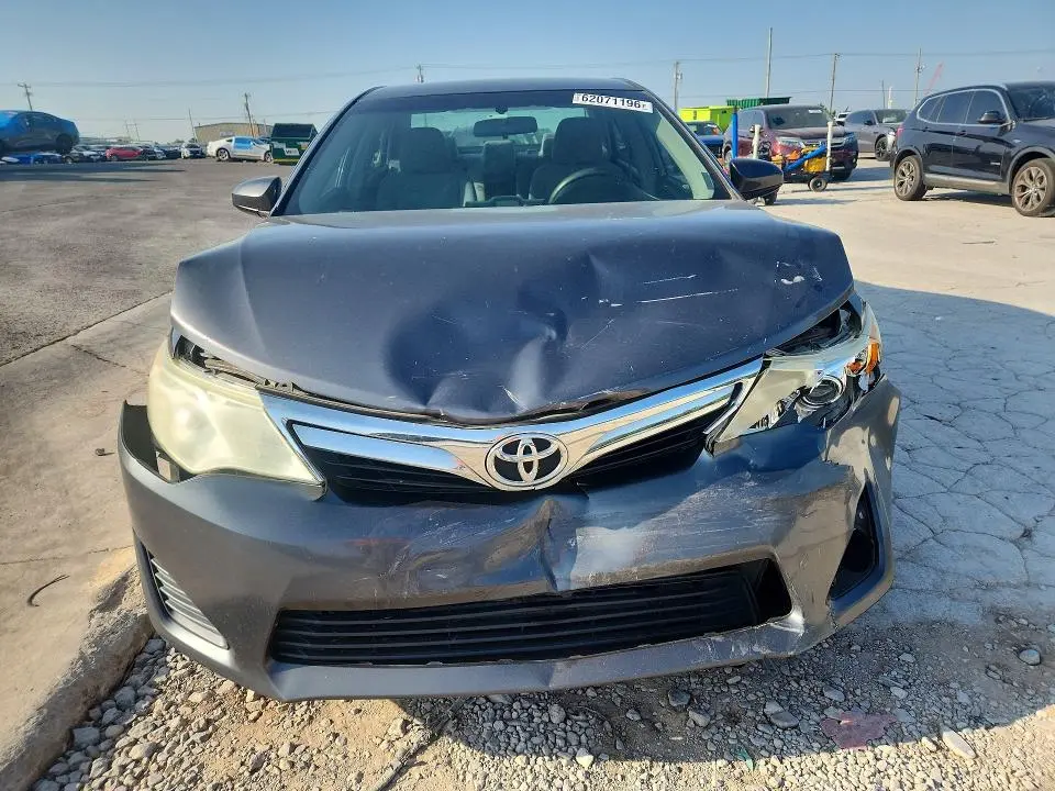 2014 TOYOTA CAMRY LE  