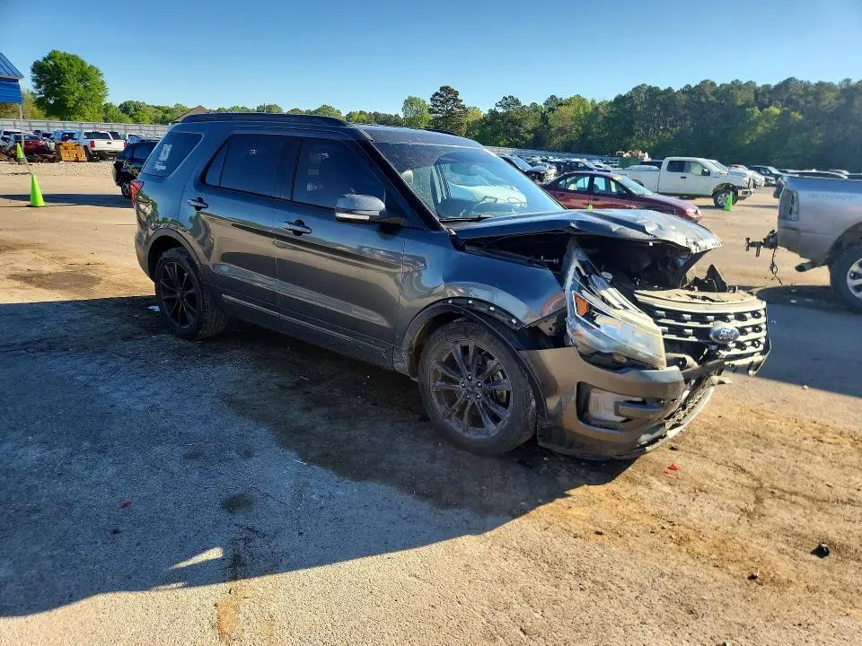 2017 FORD EXPLORER XLT  