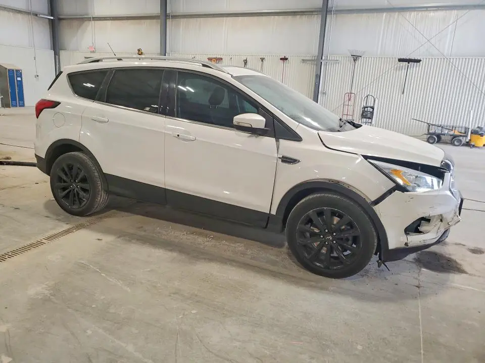 2019 FORD ESCAPE TITANIUM  