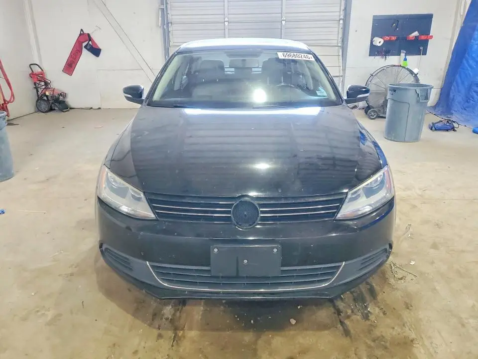2014 VOLKSWAGEN JETTA SE  