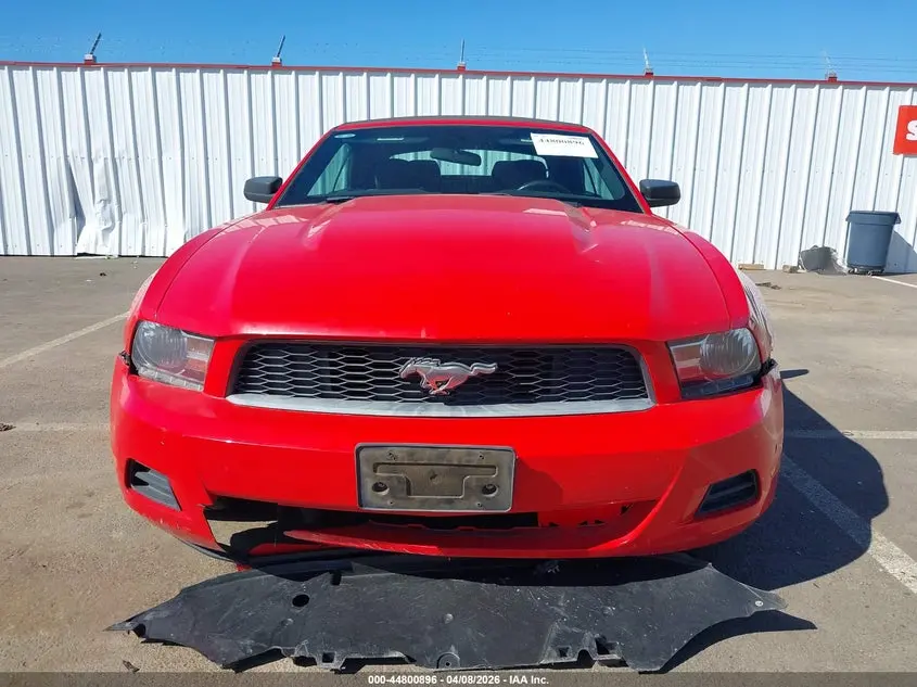 2011 FORD MUSTANG V6