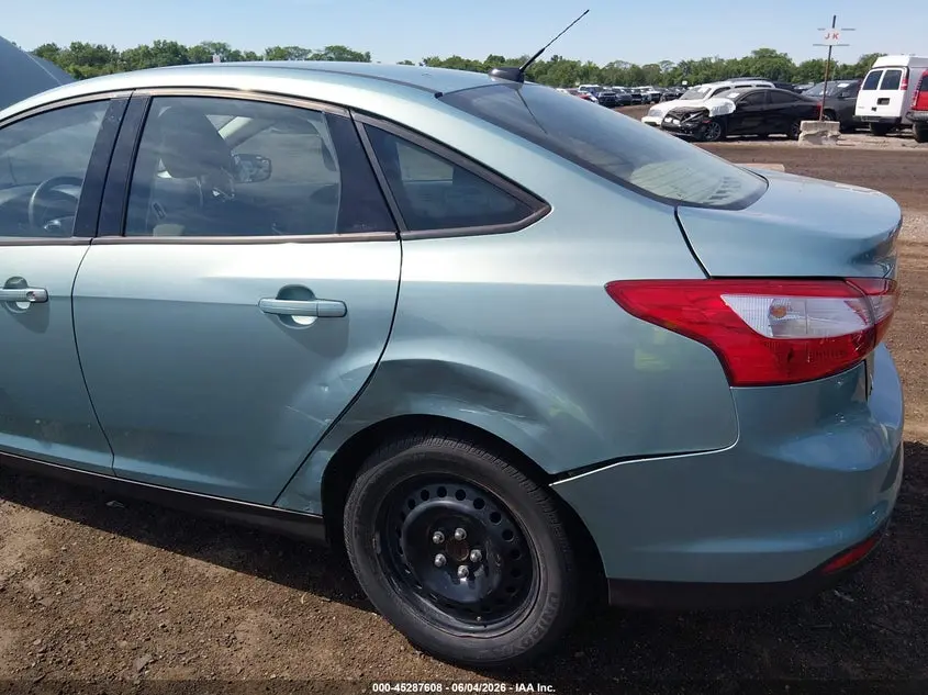 2012 FORD FOCUS SE
