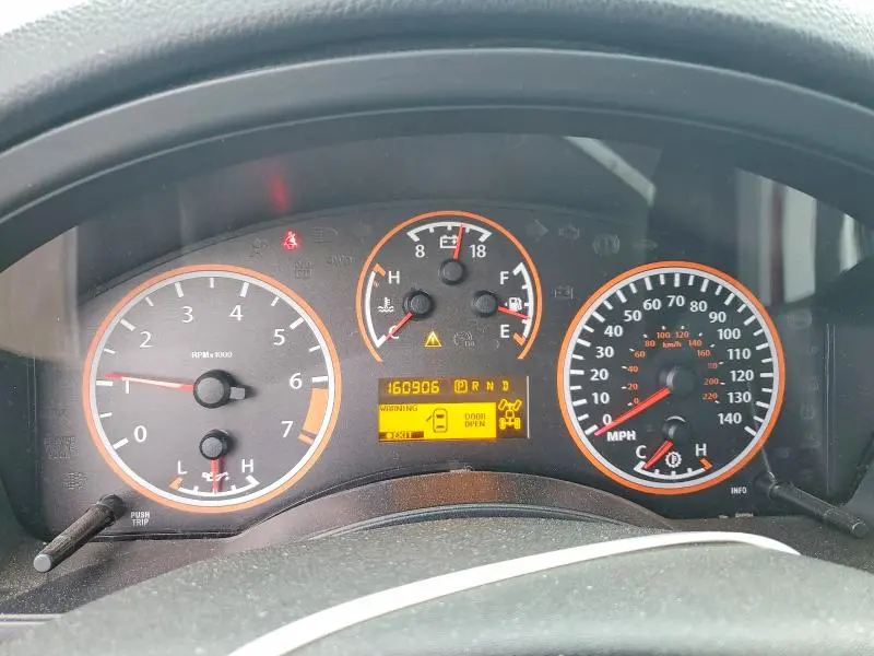 2015 NISSAN ARMADA SV  