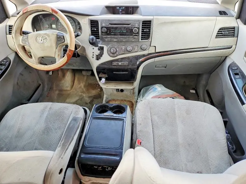 2012 TOYOTA SIENNA LE  
