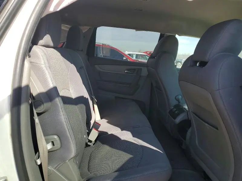 2015 CHEVROLET TRAVERSE LS  