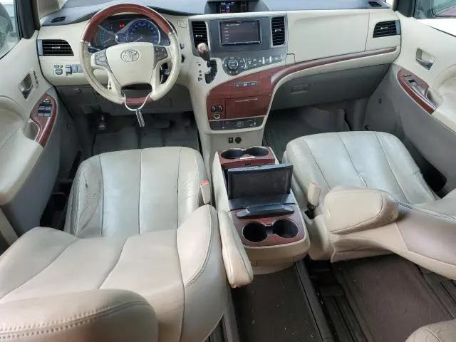 2012 TOYOTA SIENNA XLE  