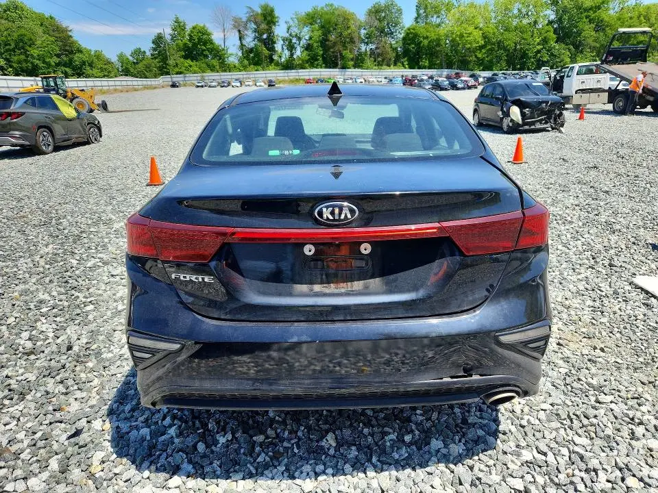 2019 KIA FORTE LXS  