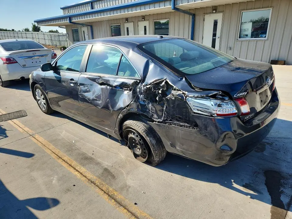 2010 TOYOTA CAMRY LE  