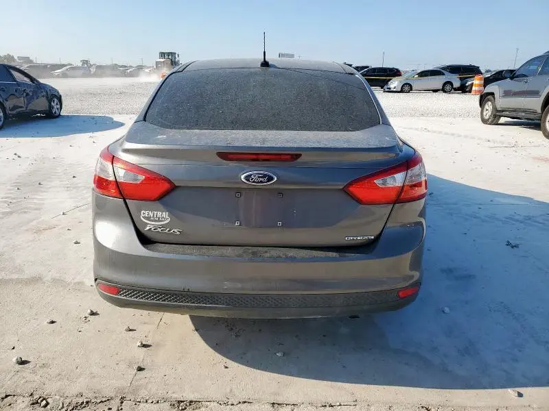2013 FORD FOCUS SE  