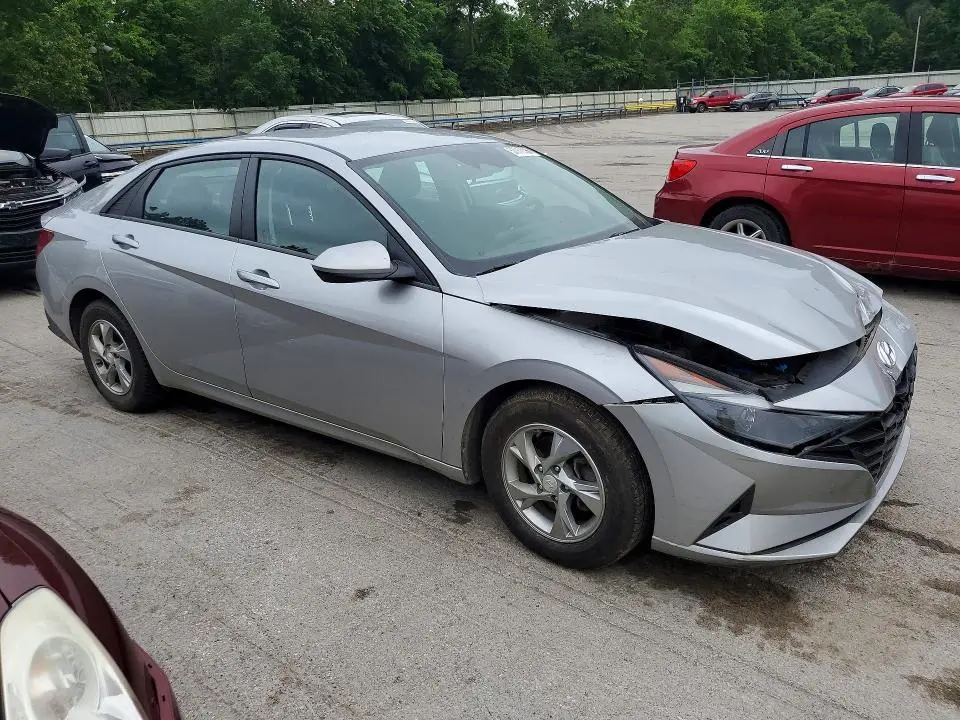 2022 HYUNDAI ELANTRA SE  