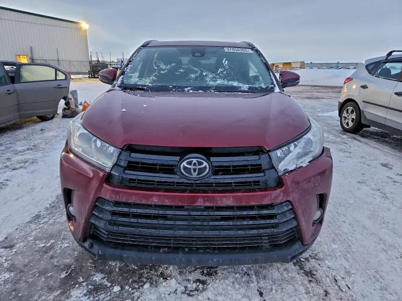 2017 TOYOTA HIGHLANDER SE  