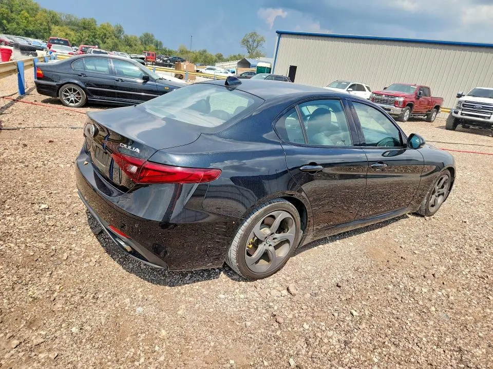2017 ALFA ROMEO GIULIA   