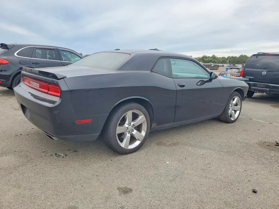 2011 DODGE CHALLENGER   