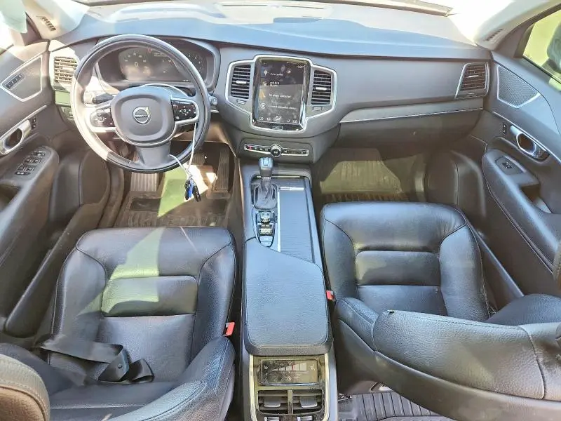2020 VOLVO XC90 T6 MOMENTUM  