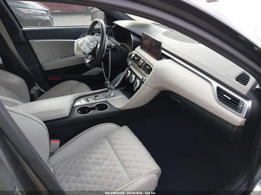 2022 GENESIS G70 3.3T RWD