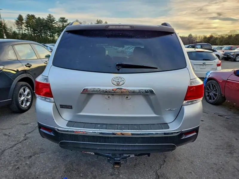 2013 TOYOTA HIGHLANDER LIMITED  