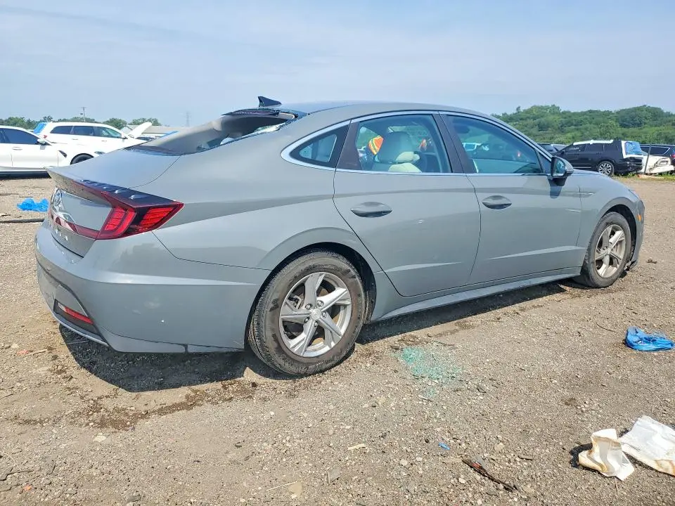 2023 HYUNDAI SONATA SE  