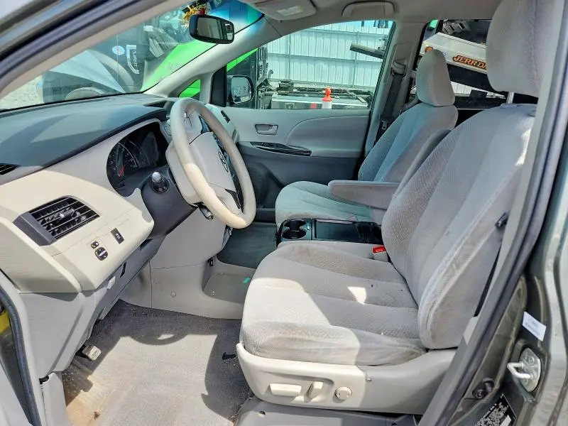 2011 TOYOTA SIENNA LE  