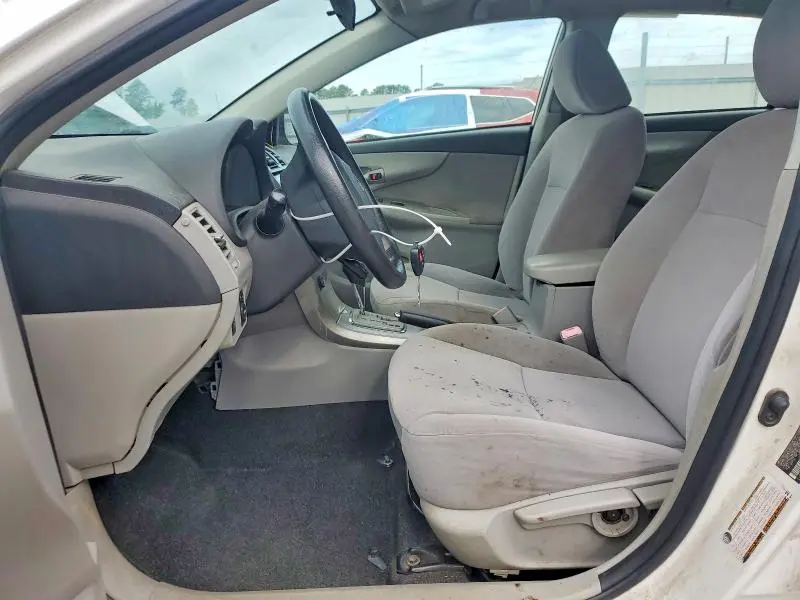 2011 TOYOTA COROLLA LE  