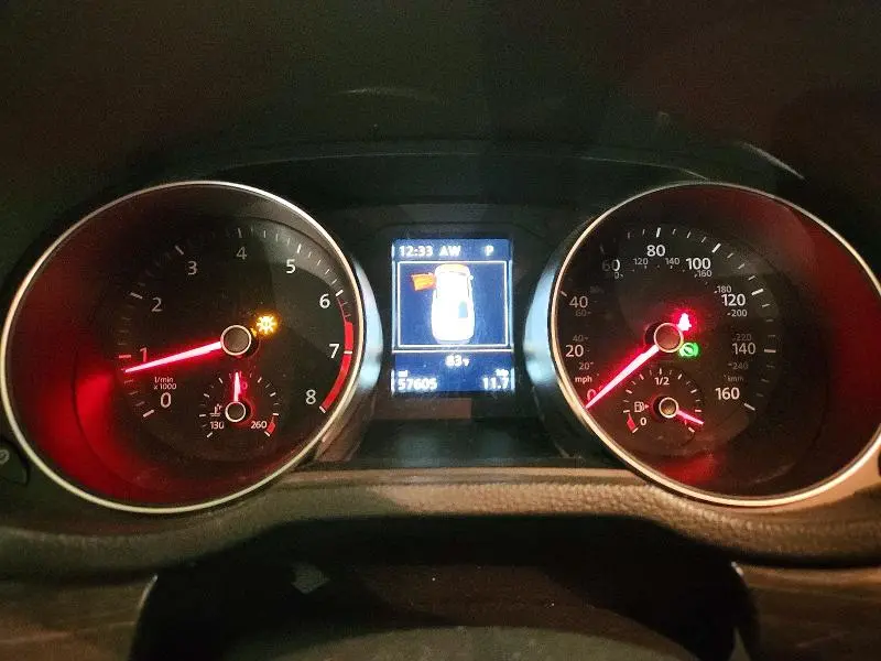 2018 VOLKSWAGEN PASSAT SE  