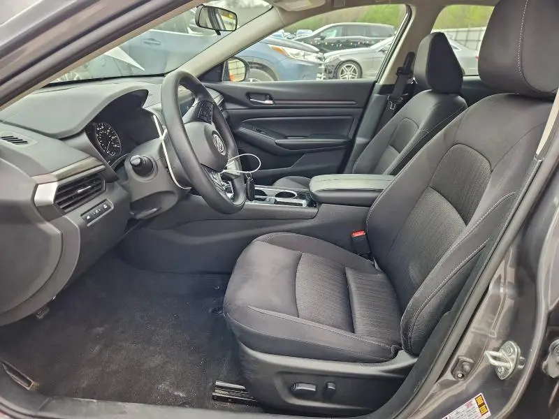 2024 NISSAN ALTIMA SV  