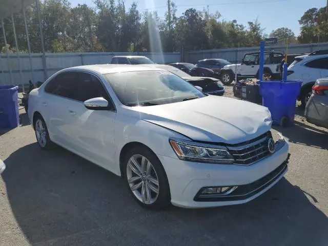 2018 VOLKSWAGEN PASSAT SE  