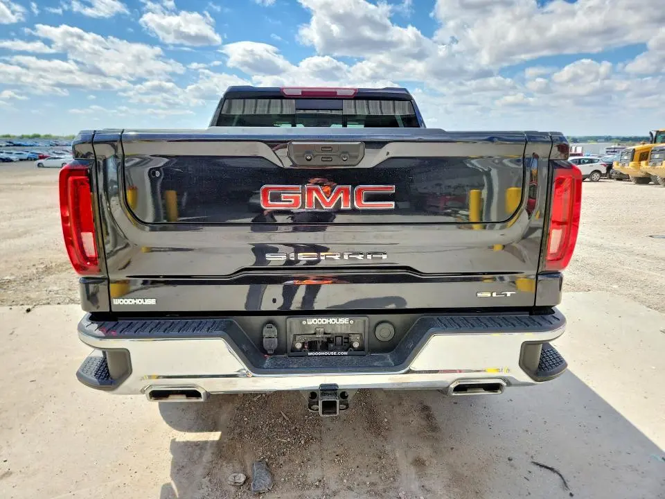 2023 GMC SIERRA K1500 SLT  