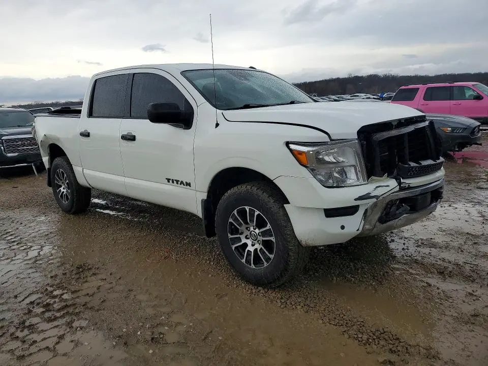 2021 NISSAN TITAN SV  