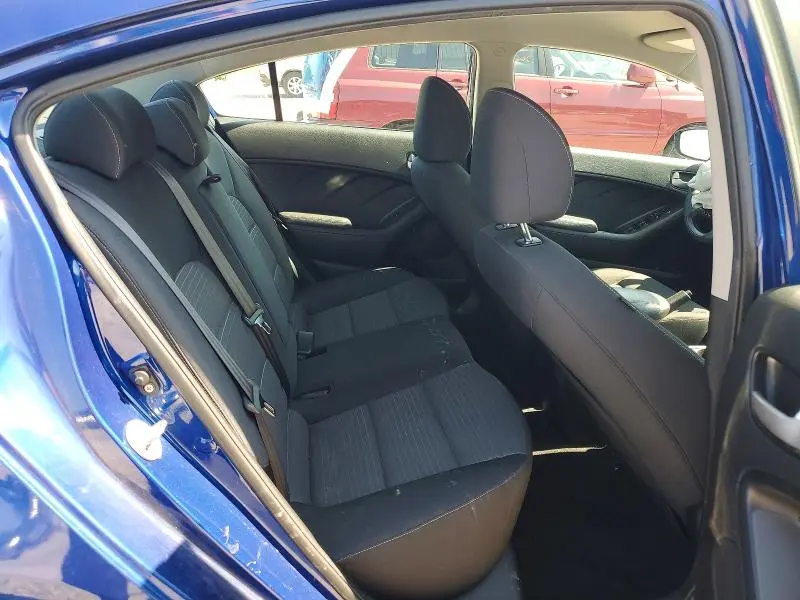 2017 KIA FORTE LX  