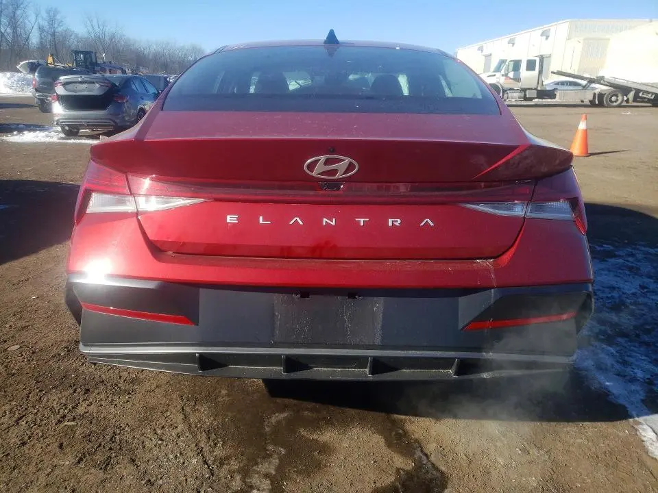 2024 HYUNDAI ELANTRA SEL  