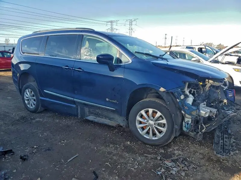 2017 CHRYSLER PACIFICA TOURING L  