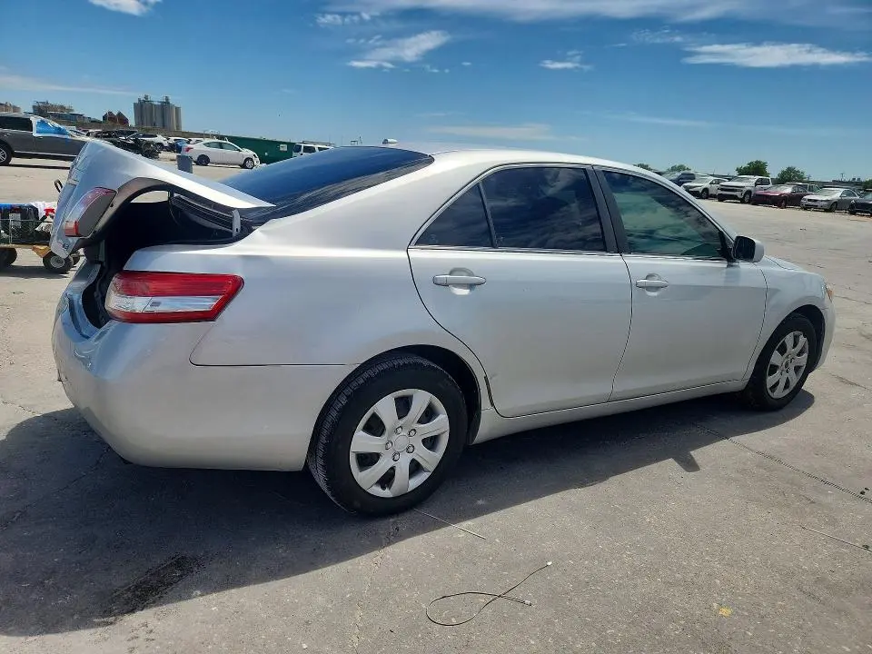 2011 TOYOTA CAMRY LE  