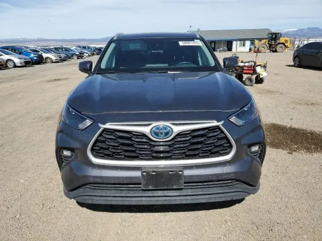 2022 TOYOTA HIGHLANDER HYBRID XLE  