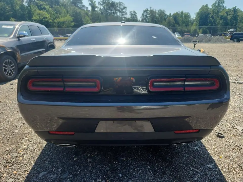 2022 DODGE CHALLENGER SXT  
