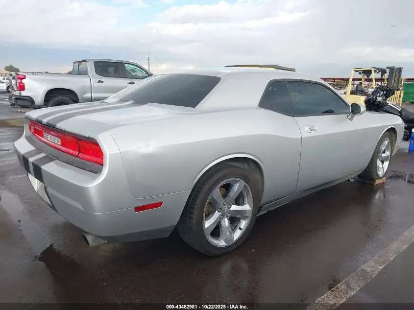 2010 DODGE CHALLENGER SE