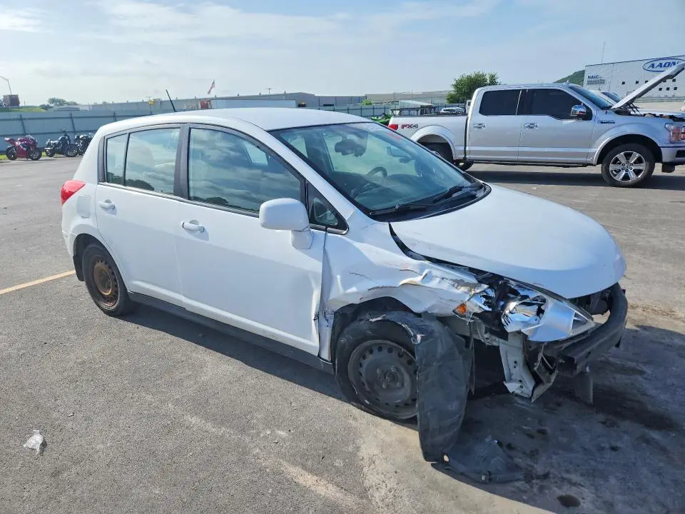 2011 NISSAN VERSA 1.8 S  