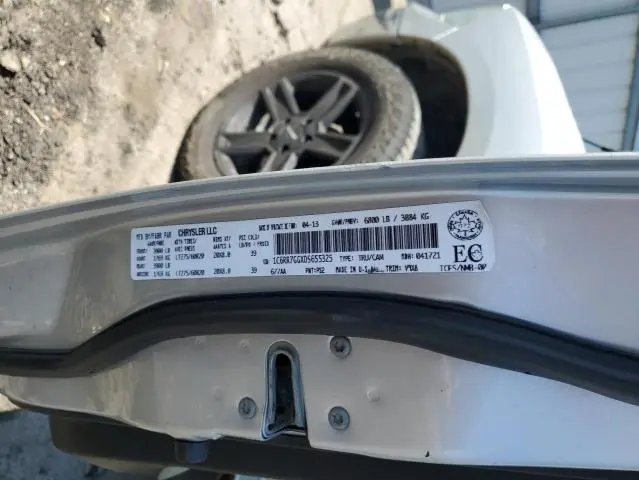 2013 RAM 1500 SLT  