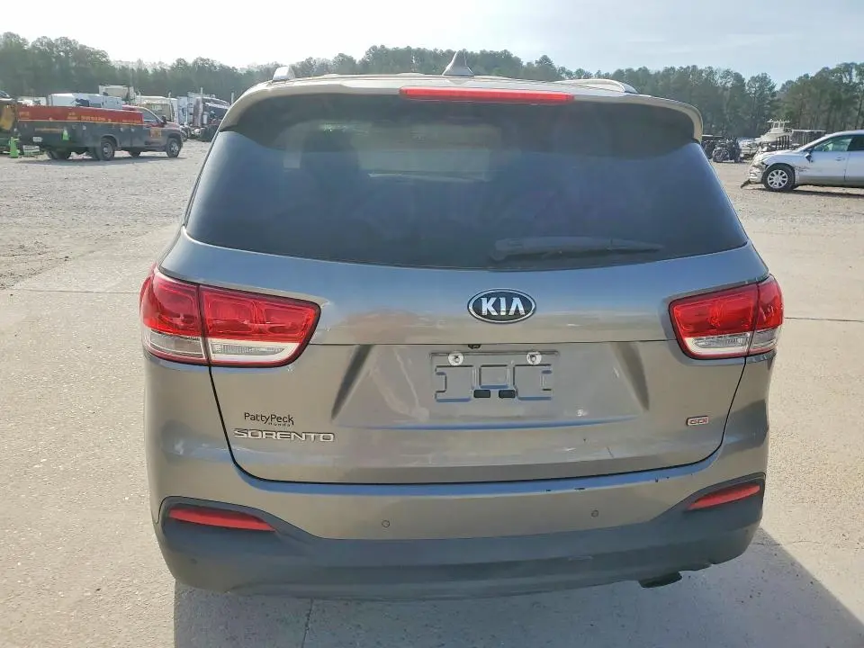 2017 KIA SORENTO LX  