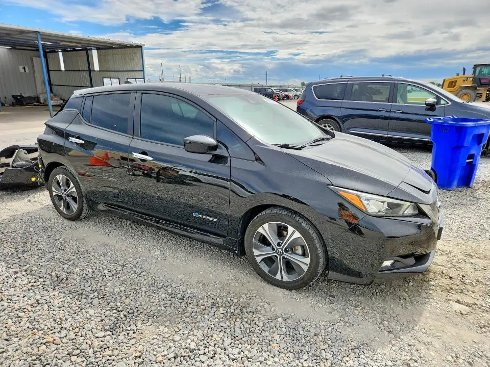 2018 NISSAN LEAF SV  