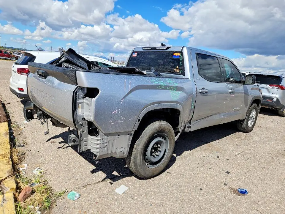 2022 TOYOTA TUNDRA SR5  