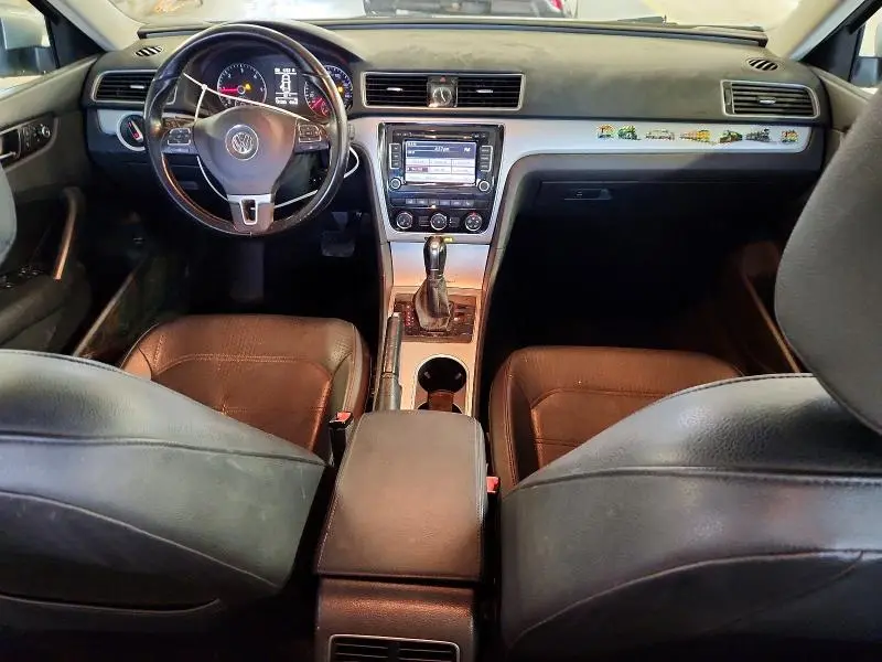 2013 VOLKSWAGEN PASSAT SE  