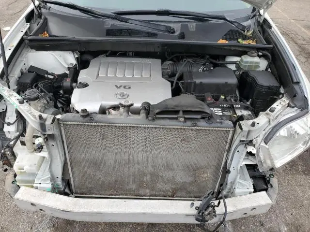 2010 TOYOTA HIGHLANDER SPORT  