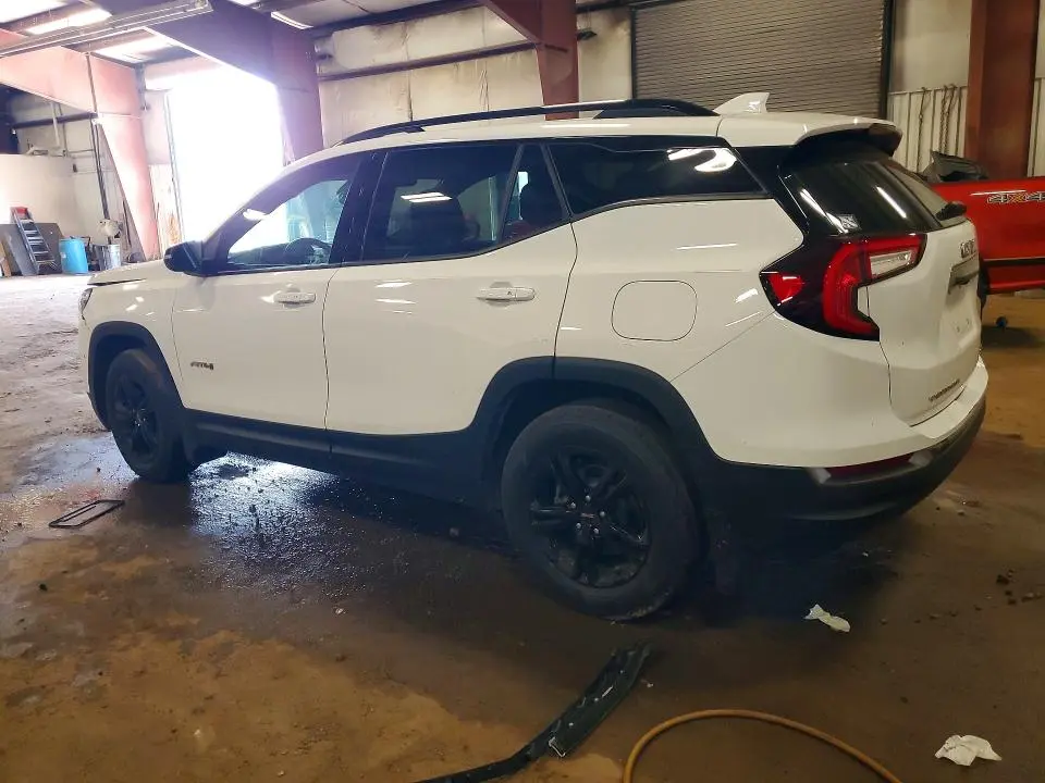 2022 GMC TERRAIN AT4  